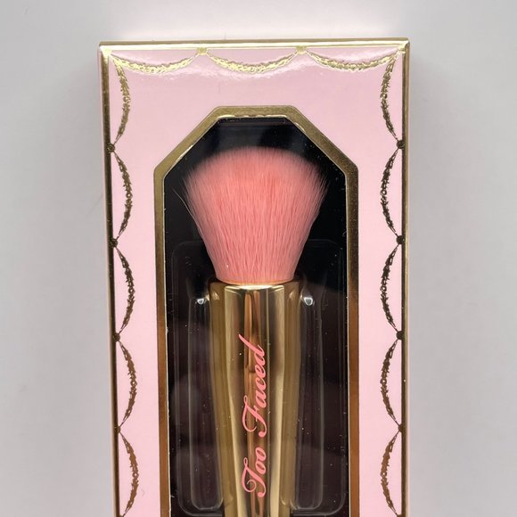 Too Faced Ultimate Diamond Light Highlighting Brush Easy Blending New‎ In Box - Picture 1 of 7